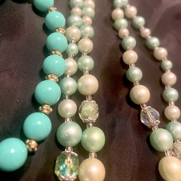 Vintage green beaded necklace with Aqua blue bead bracelet - Picture 2 of 2